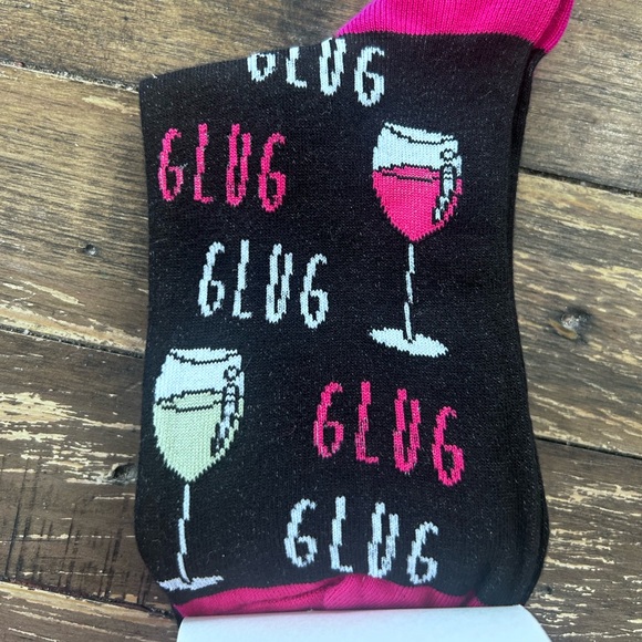 YoSox Cheers to Pour Decisions Women’s Crew Socks NWT - Picture 3 of 3
